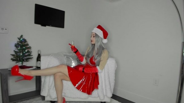 Evel Queen Nalah - Santa's Little Slave