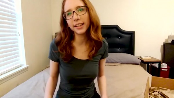 Charlotte Hazey - Unboxing my BAD DRAGON orc cock