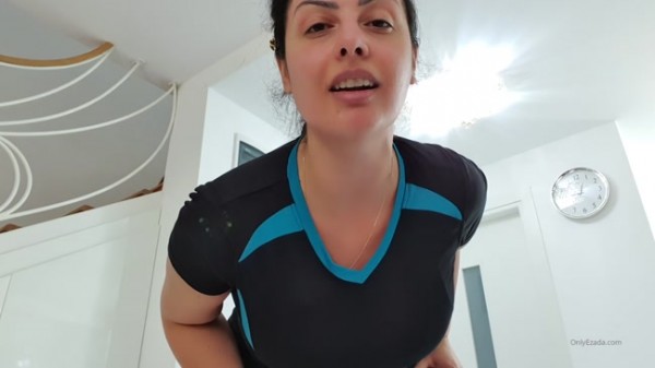 Ezada Sinn - I am super sweaty after My workout