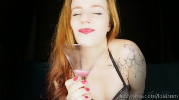 Mistress Lola Ruin - Spit cocktail