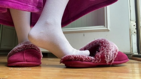 Domme Tomorrow - morning socks - smelly slippers