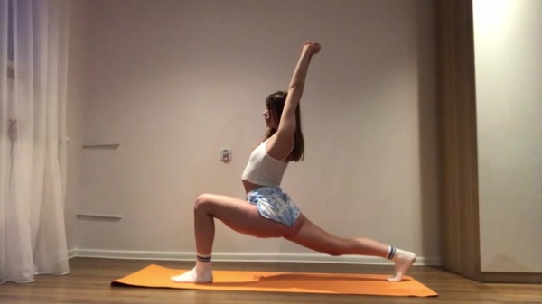 Anna Prince - Split legs and hot yoga