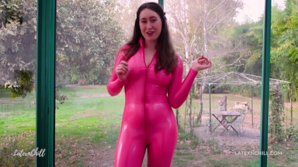 LATEXnCHILL - The Shrinking Experiment