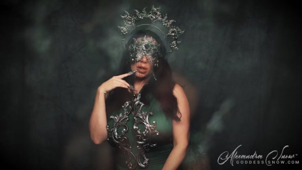Goddess Alexandra Snow - Medusas Enchantment