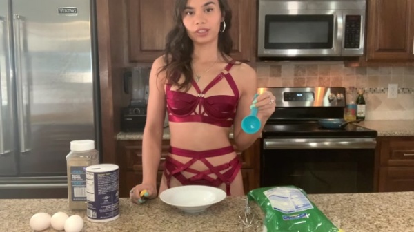 Goddess Montera - Cooking with Cummies