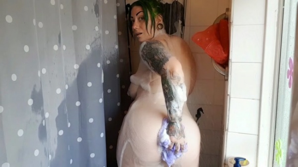 TattooedMilfyMama - Shower Showoff