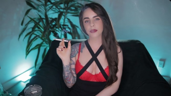 Dani Lynn - Smoking In Red Bra