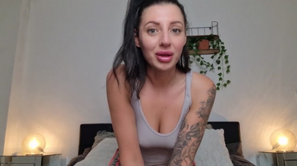Tattooed Temptress - Fuck Your Roommate