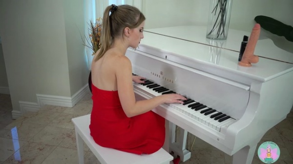 Octavia Red Musical Octavia Masturbates On Her Piano