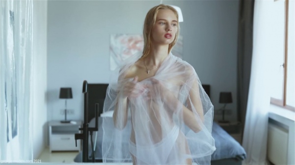 Viktoria Vais - To flower of skin...