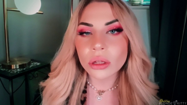 Goddess Blonde Kitty - Lipstick Try On Haul