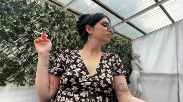 MistressGlamorous - Casual Smoking POV   Dirty Feet