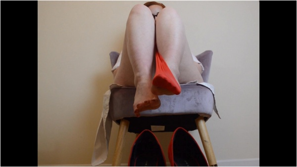 Rita Peach - Vintage Redhead DrNurse Foot Worship