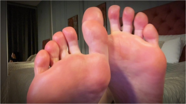 Pandora Princess - Close Up Feet Tease