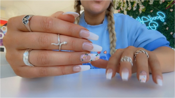 MistressMolly77 - Mistress Molly's Nails Worship and Tapping