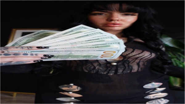 Scarlett Cummings - My Money