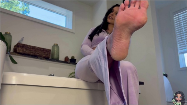 Goddess Sydnie - Eat My Foot Dust