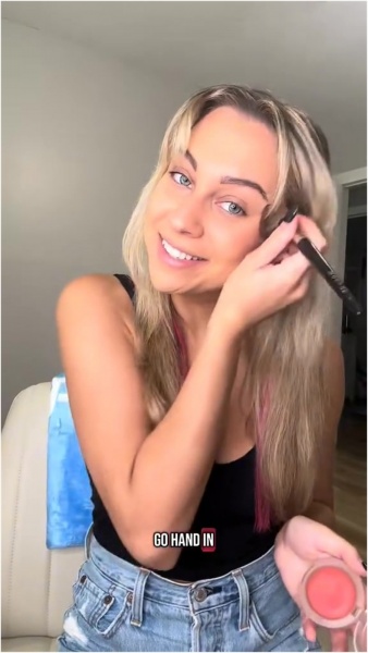 tiffstreatsxoxo - GRWM to film a custom video