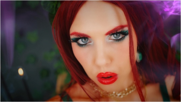 Young Goddess Kim - Poison's Smokey Kiss - batslave Ends (4K)