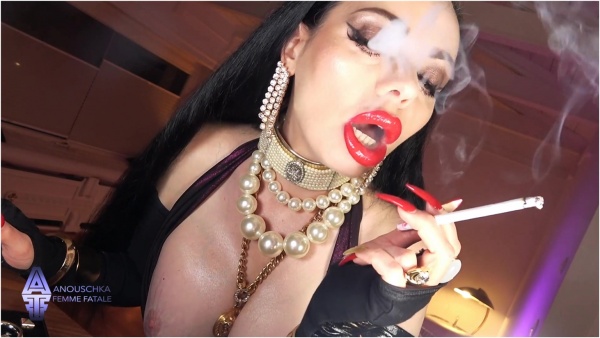 Anouschka Femme Fatale - Smoke And Lipstick Fetish