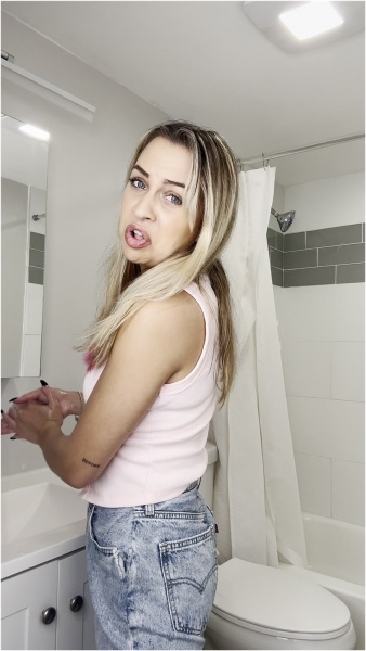 tiffstreatsxoxo - Hot girls can pee whenever