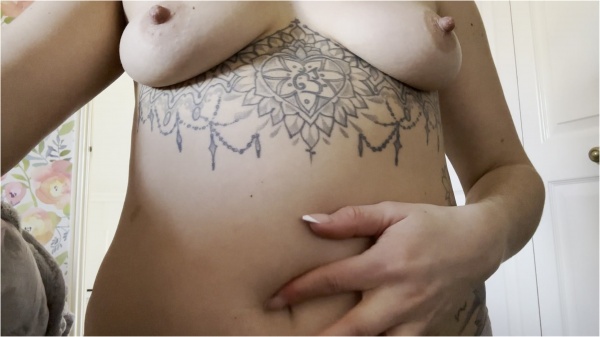 Yourhikerbabe - Trapped in My Belly Button