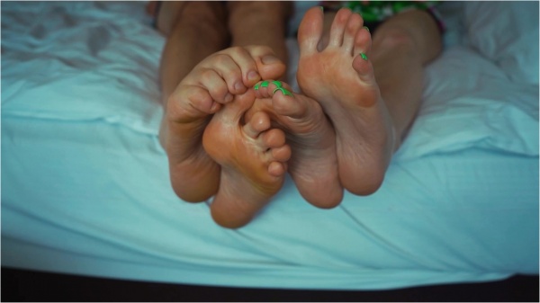Imilia Audley - Bi Feet JOI Encouragement