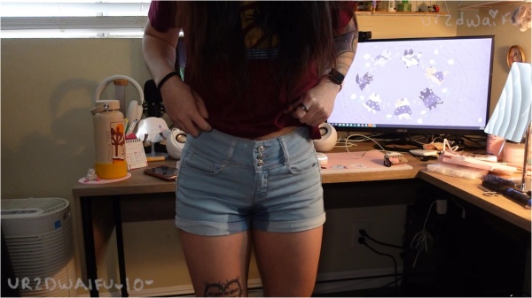 ur2dwaifu - Gamer Girl Pisses Herself Plaid Panty