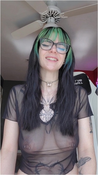 Prettyinpunk92 - Encouraged bi while I watch a video of you camming