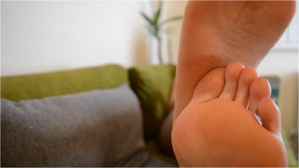 Rita Peach - Pinup Heel and Foot Worship